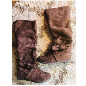 Brown suede fur lined boots